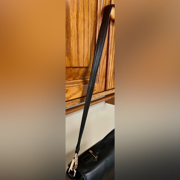 Kate Spade All Leather Elegant Black Shoulder Bag with Gold Details - Picture 12 of 16